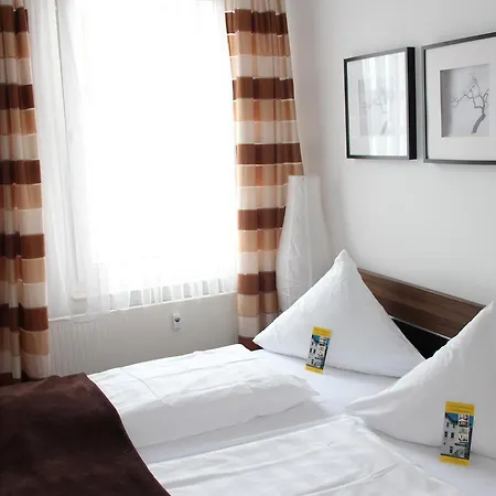 Hotel Lahngarten 2*